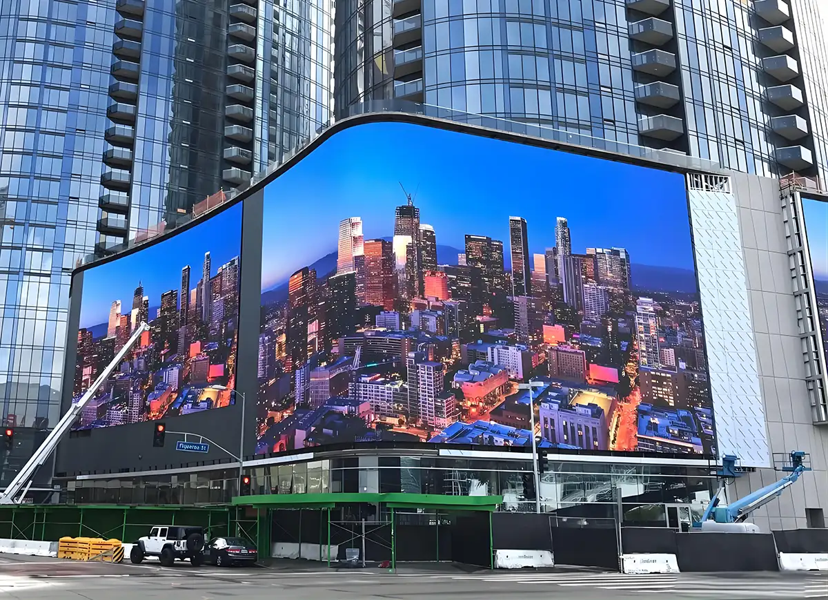 Shopping Mall LED Video Wall Solutions from ReissDisplay